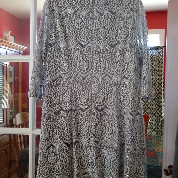 Dress - Picture 2 of 3